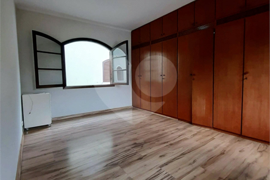 Sobrado à venda com 3 suítes em Tremembé, São Paulo, SP