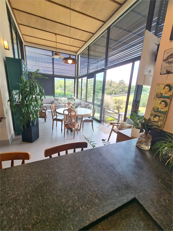 Casa à venda com 3 suítes no condomínio Campo de Toscana, Vinhedo - SP