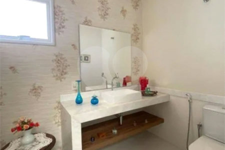 Casa à venda com 4 suítes no condomínio Ipê Velho, Vinhedo - SP