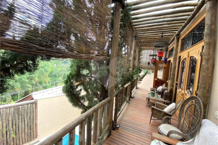 Casa em condomínio à venda com 4 quartos, sendo 3 suítes, em Jardim Vitória Régia, São Paulo, SP