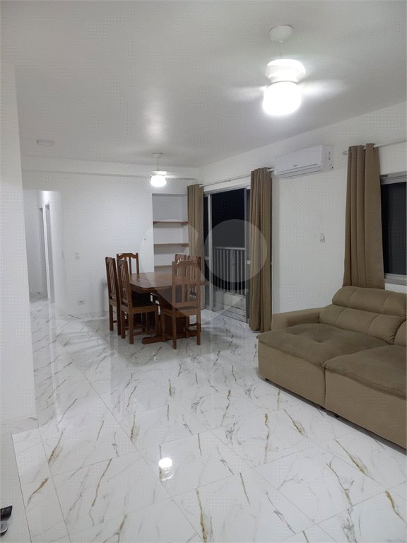 Apartamento à venda com 3 quartos, sendo 1 suíte, em Tortuga, Guarujá, SP