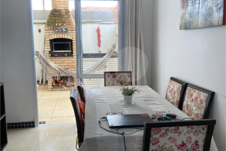 Casa à venda com 3 quartos, sendo 1 suíte, no condomínio Villaggio Portobello, São Paulo - SP