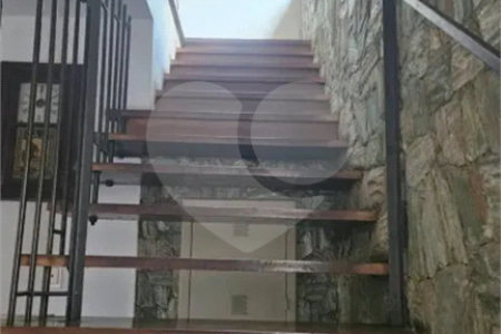 Sobrado à venda ou para alugar com 5 quartos, sendo 3 suítes, em Pacaembu, São Paulo, SP