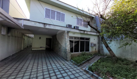 Sobrado à venda com 10 quartos em Campo Belo, São Paulo, SP