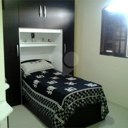 Casa com 260m² , 3 pavimentos , 6 dormitórios , 1 suíte , 3 vagas , a venda no Itaim Paulista.
