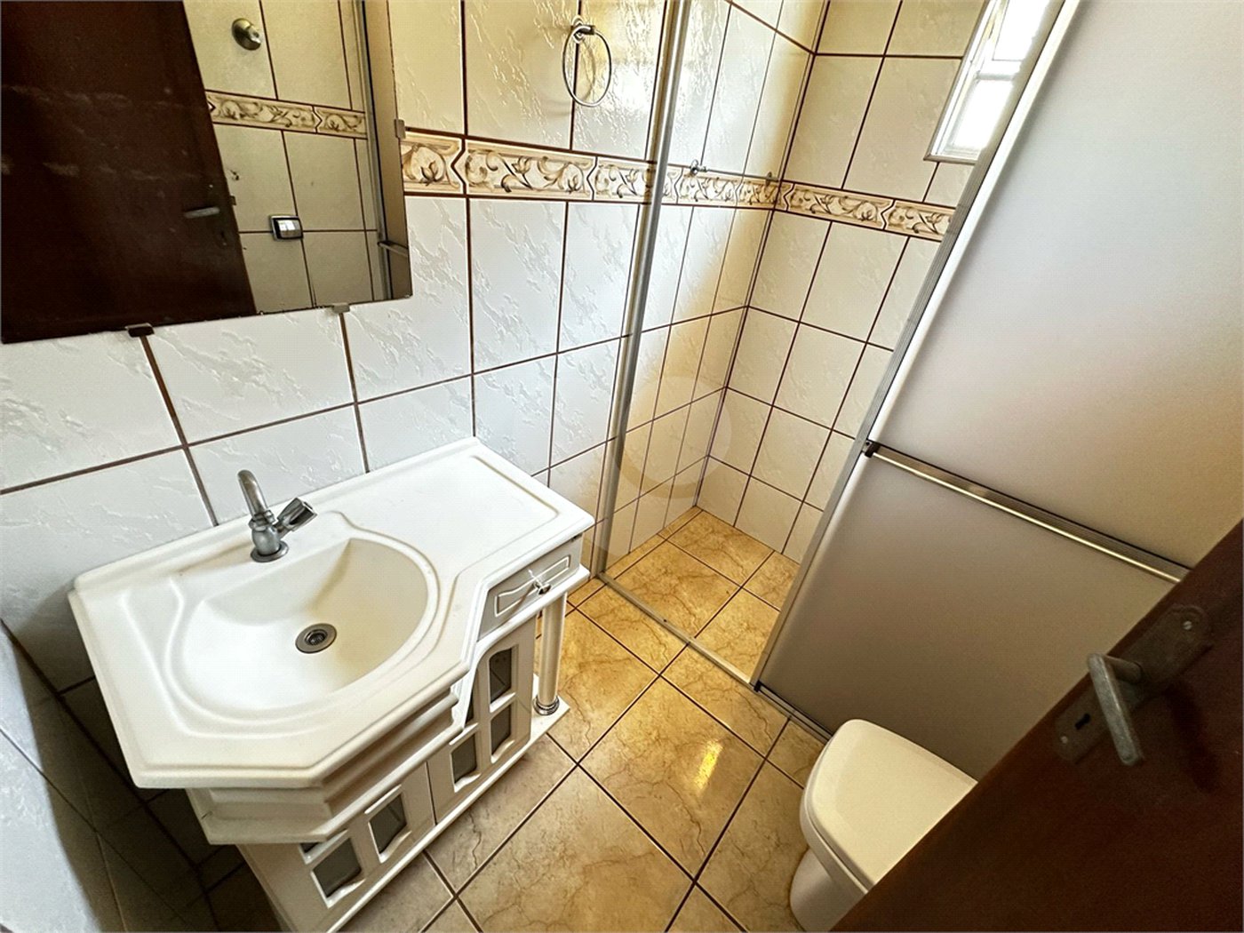 Sobrado à venda com 4 quartos, sendo 1 suíte, em Vila Amorim, Suzano, SP