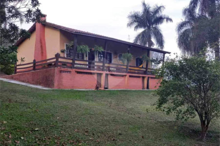 Chácara à venda com 3 quartos, sendo 1 suíte,  em Recanto Flora (mailasqui), São Roque, SP