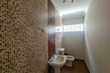 Sobrado à venda com 4 quartos, sendo 1 suíte,  em Interlagos, São Paulo, SP