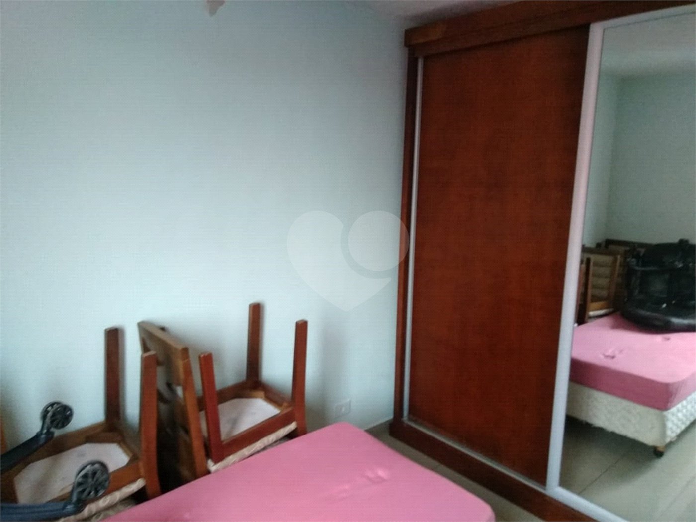 Apartamento com 2 dormitórios e 1 vaga no Tremembé