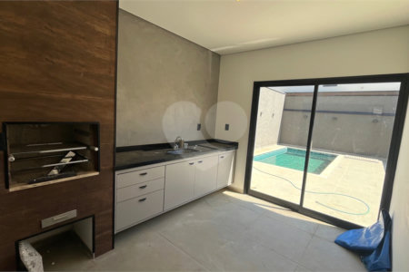 Casa Assobradada com 3 suítes na Vila Thais em Atibaia