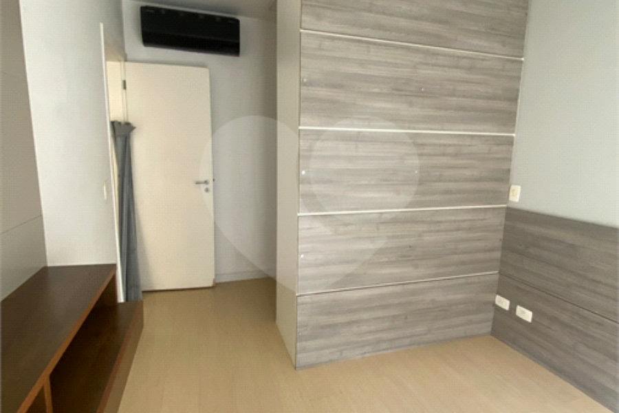 Casa à venda com 3 quartos, sendo 1 suíte, no condomínio Village Santa Cecilia, São Paulo - SP