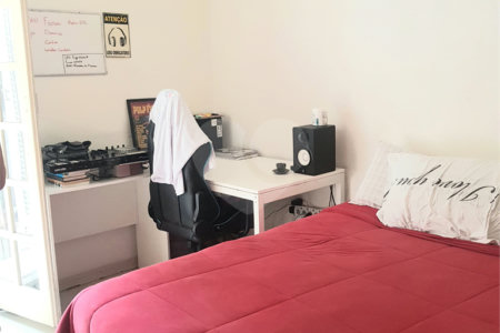 Sobrado à venda com 4 quartos, sendo 2 suítes, em Jardim Leonor, São Paulo, SP