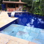 Casa à venda ou para alugar com 3 quartos, sendo 1 suíte,  no condomínio Parque Petrópolis 4 Secção, Mairiporã - SP