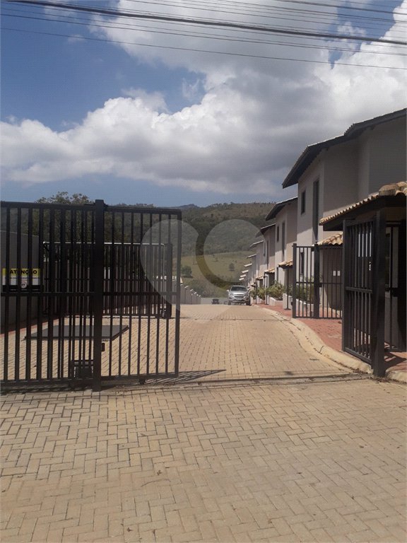 Casa à venda com 3 suítes no condomínio Residencial Marchant Buarque, Atibaia - SP