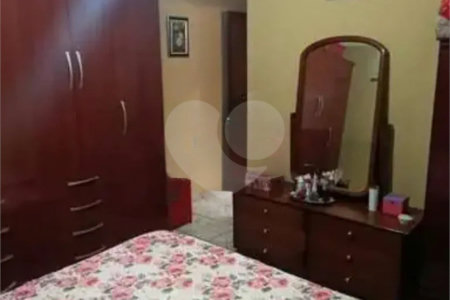 Sobrado à venda com 3 quartos, sendo 1 suíte,  em Jardim Líbano, São Paulo, SP