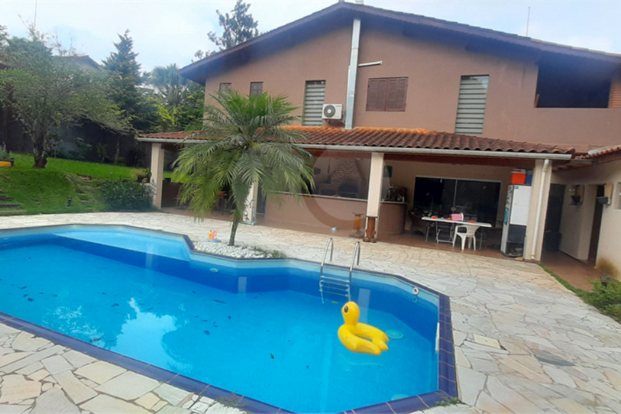 Casa à venda com 3 suítes no condomínio Chacarás Bela Vista, Mairiporã - SP