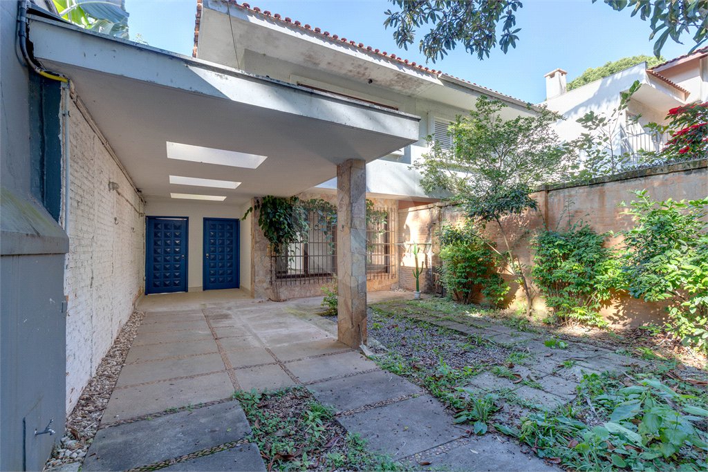 Sobrado à venda com 3 quartos, sendo 1 suíte, em Alto da Boa Vista, São Paulo, SP