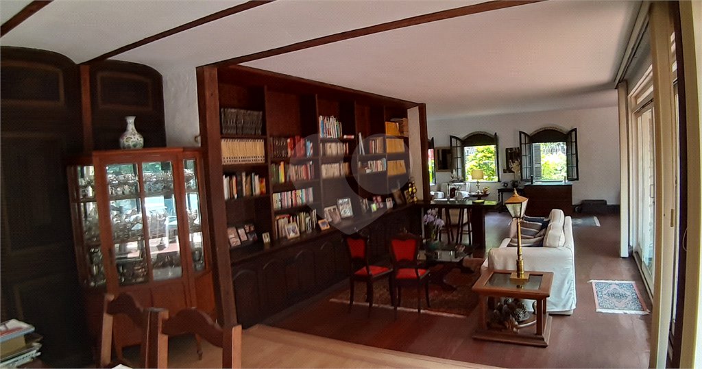 Sobrado à venda com 4 quartos, sendo 2 suítes, em Vila Madalena, São Paulo, SP