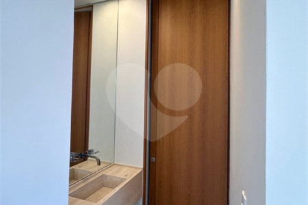 Casa à venda com 4 quartos, sendo 3 suítes, no condomínio Residencial Tivoli Park, Sorocaba - SP