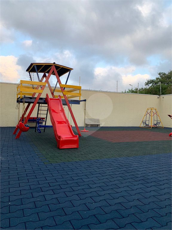 Casa à venda com 3 quartos, sendo 2 suítes,  no condomínio Residencial Jardins, São Bernardo do Campo - SP