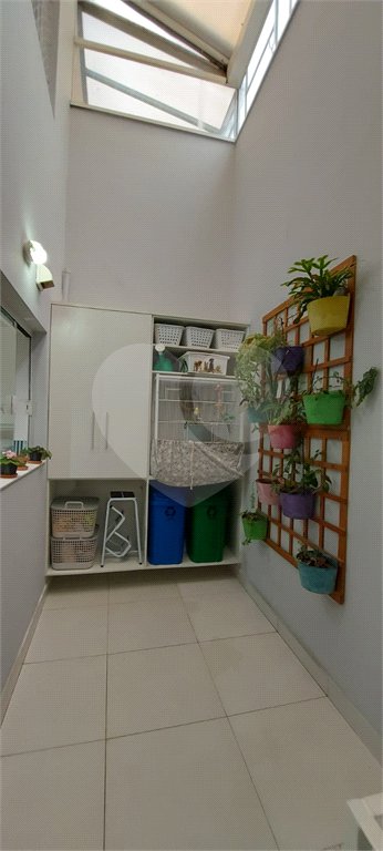 Casa à venda com 3 quartos, sendo 1 suíte, no condomínio Ville Resedá, São Paulo - SP