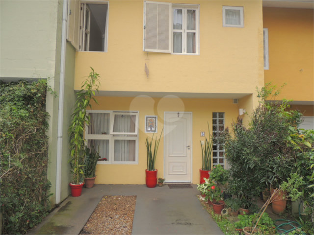 Casa à venda com 3 quartos, sendo 1 suíte,  no condomínio Village Paradise Garden, São Paulo - SP