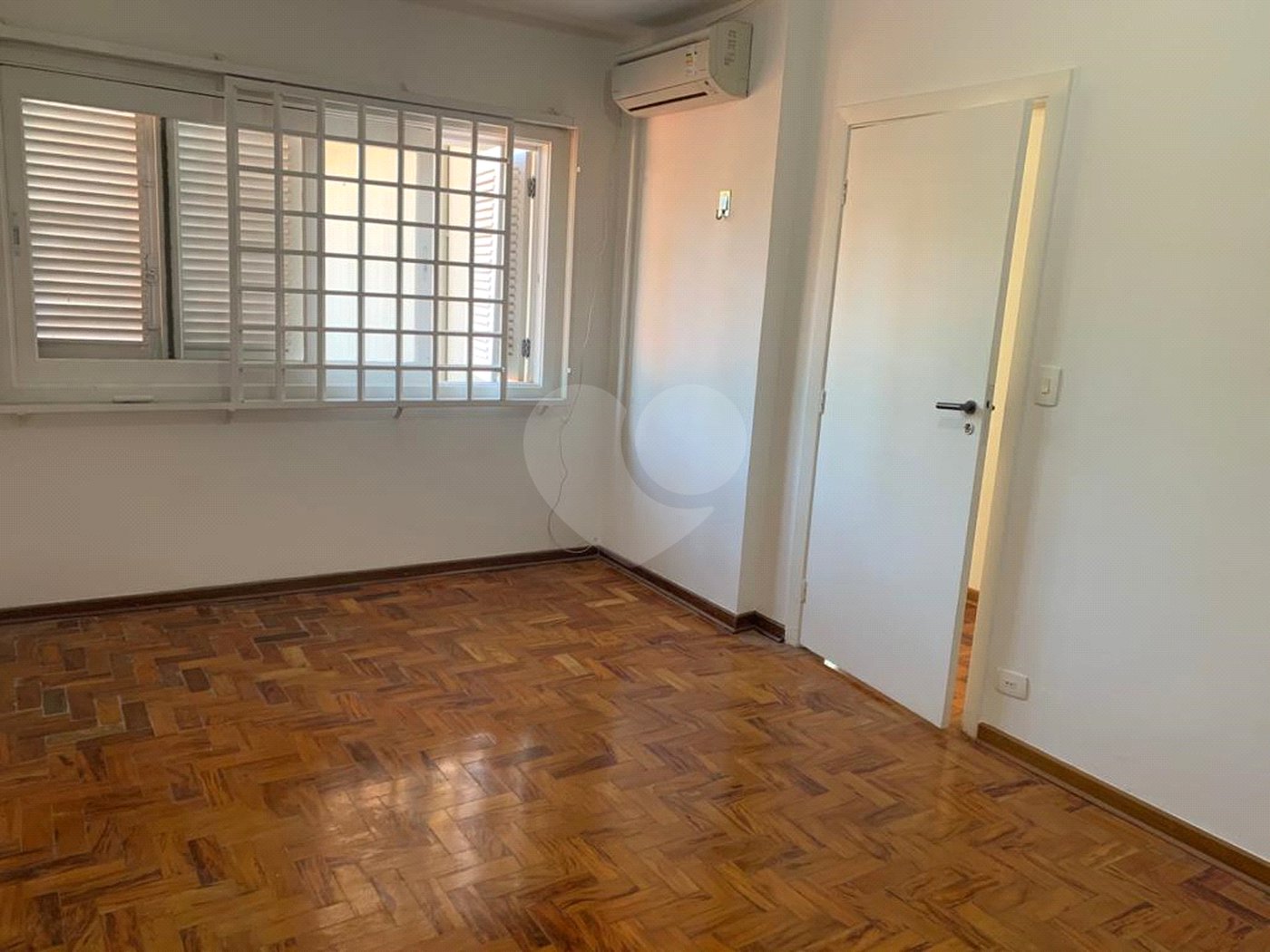 Casa à venda com 4 quartos, sendo 2 suítes, em Brooklin, São Paulo, SP