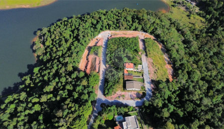 Terreno à venda no condomínio Bosque da Represa, Nazaré Paulista - SP