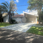 Casa à venda ou para alugar com 4 quartos, sendo 2 suítes, no condomínio Lago Azul, Araçoiaba da Serra - SP