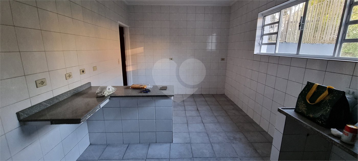 Casa à venda com 3 quartos, sendo 1 suíte,  em Jardim Rosa Maria, São Paulo, SP