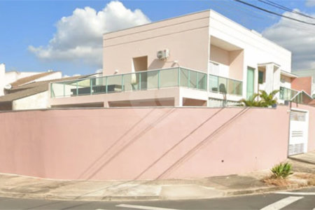 Sobrado à venda com 4 quartos, sendo 2 suítes, em Jardim Regina, Indaiatuba, SP