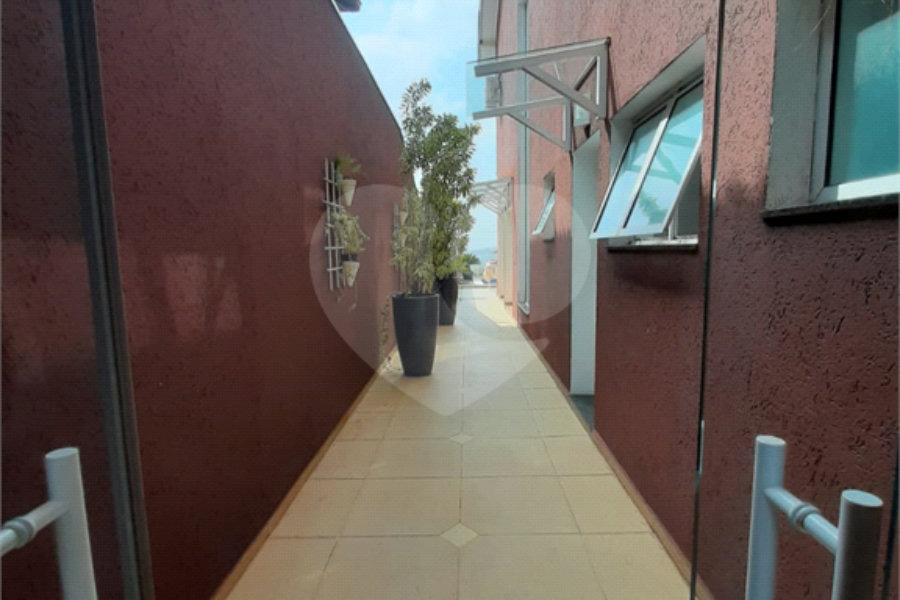 Sobrado à venda com 4 quartos, sendo 3 suítes, em Tremembé, São Paulo, SP