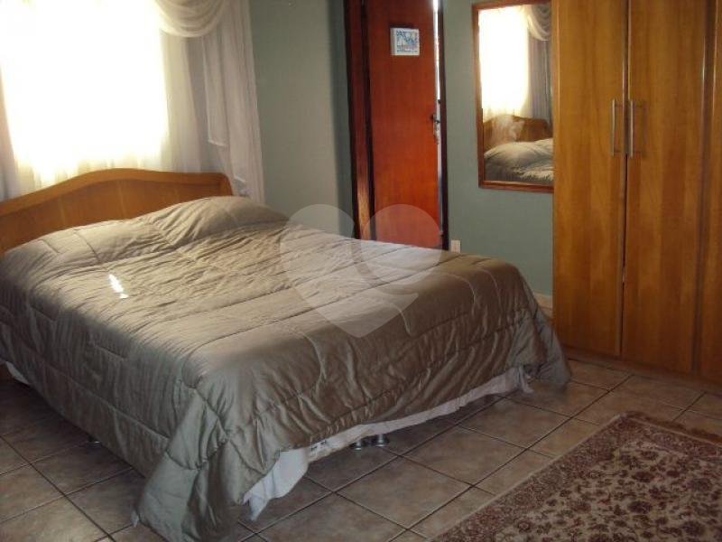 Sobrado à venda com 8 quartos em Vila Medeiros, São Paulo, SP