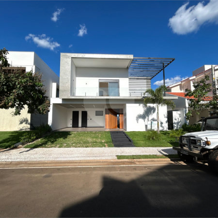 Sobrado dos sonhos a venda no Damha III