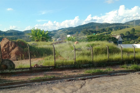 Terreno à venda com 1 quarto no Centro, Nazaré Paulista, SP