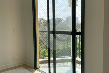 Apartamento à venda com 3 quartos, sendo 1 suíte,  em Vila Suzana, São Paulo, SP