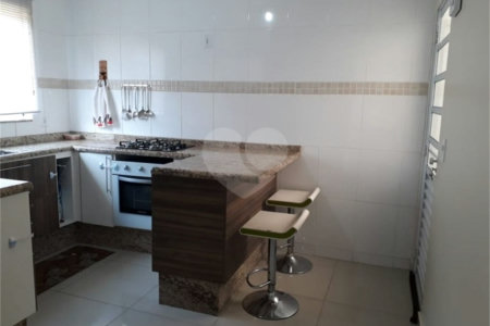Casa à venda com 3 quartos, sendo 1 suíte, no condomínio Horto Florestal II, Sorocaba - SP