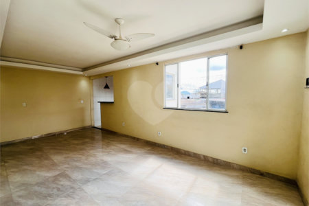 Casa à venda com 3 quartos em Campo Grande, Rio de Janeiro, RJ