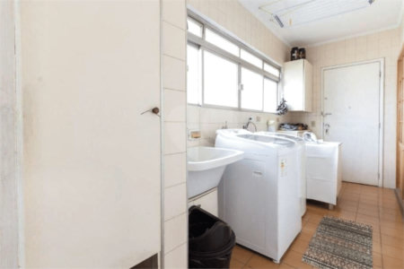 Apartamento à venda com 3 quartos, sendo 1 suíte,  em Vila Andrade, São Paulo, SP