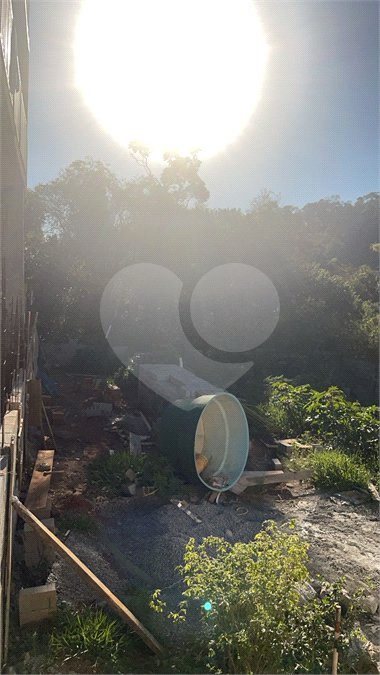 Casa à venda ou para alugar com 3 suítes em Mairiporã, SP