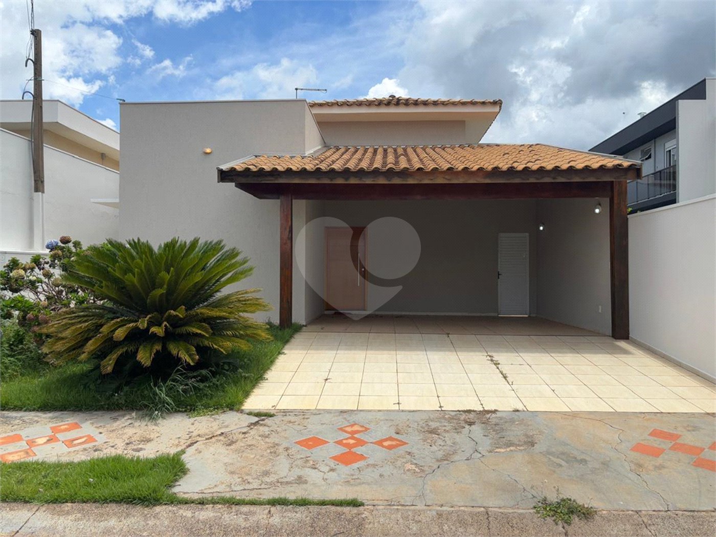 Vende-se casa no Village Damha II