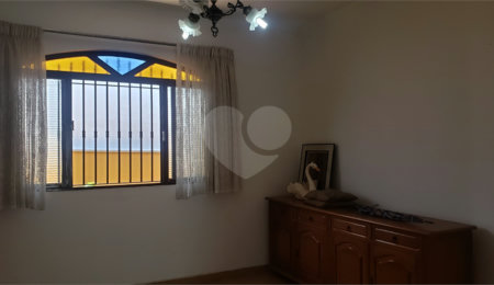 Casa Térrea à venda com 3 quartos, sendo 1 suíte,  em Campo Grande, São Paulo, SP