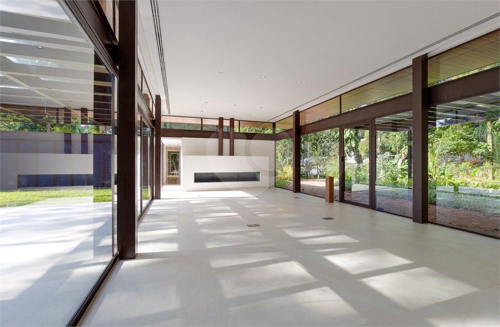 Casa à venda com 5 suítes no condomínio Chácara Flora, São Paulo - SP
