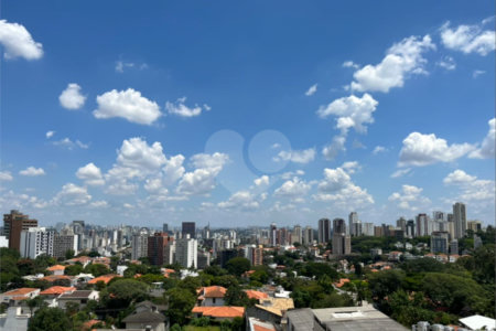 Apartamento à venda com 3 quartos, sendo 1 suíte, em Pinheiros, São Paulo, SP