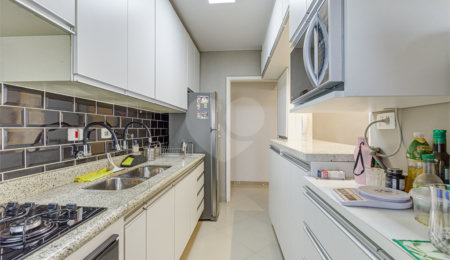 Apartamento à venda com 3 quartos, sendo 1 suíte, em Alto da Boa Vista, São Paulo, SP