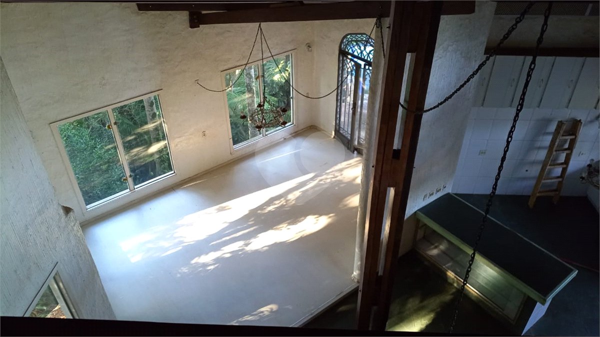 Casa à venda com 3 quartos, sendo 2 suítes, no condomínio Gleba II, Mairiporã - SP