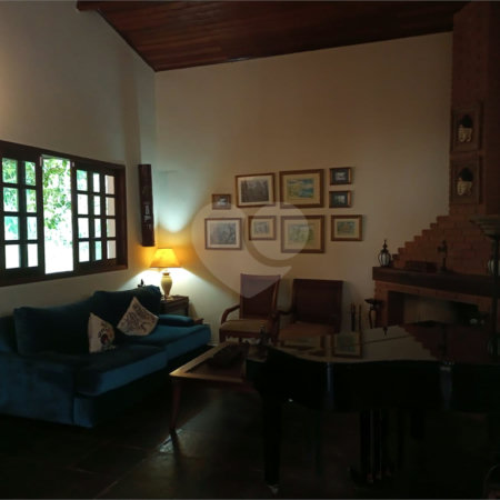 Casa à venda com 3 quartos, sendo 1 suíte, no condomínio Vale da Santa Fé, Vinhedo - SP