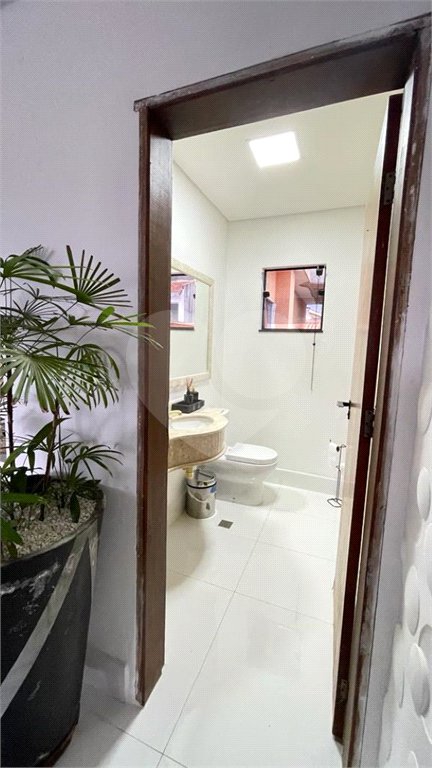 Casa à venda com 3 quartos, sendo 2 suítes,  em Jardim Imperial, Atibaia, SP