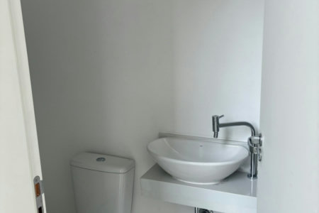 Sobrado à venda com 3 quartos, sendo 1 suíte, em Parque Rizzo, Cotia - SP