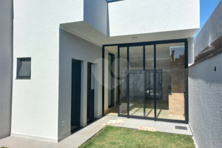 Casa à venda com 3 suítes no condomínio Reserva Real, Paulínia - SP